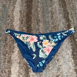 O’NEILL Women’s Swim Bottoms- Size: XL